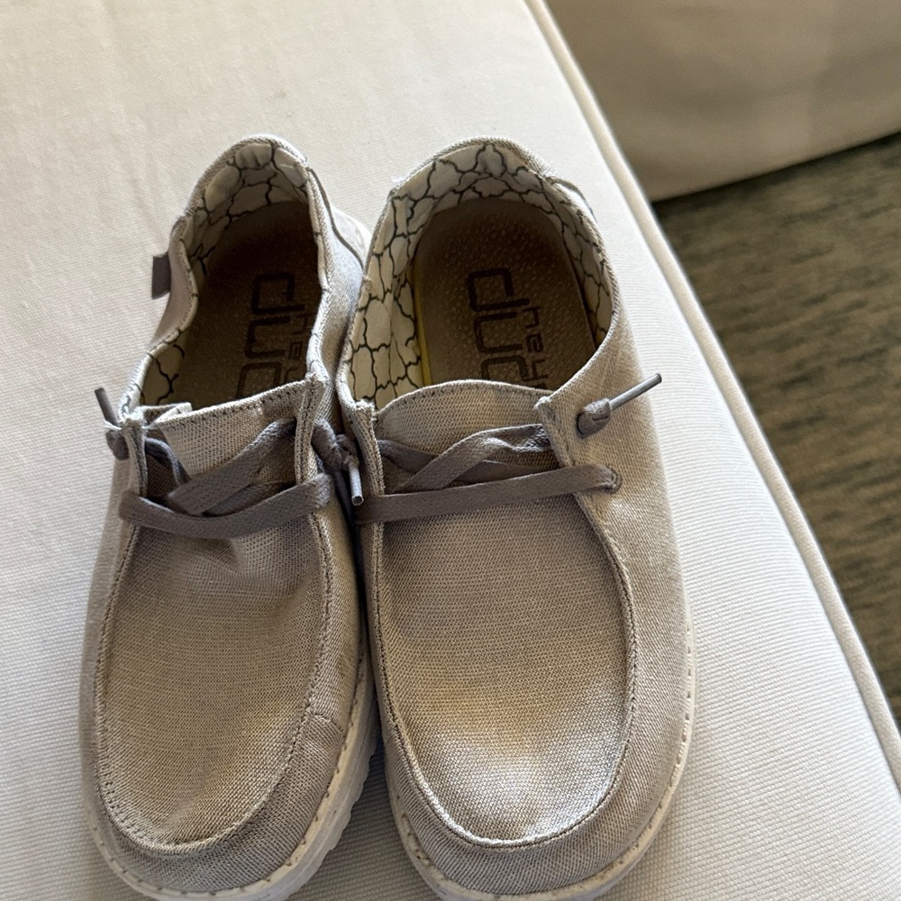 Hey Dude ladies Light Gray Slip-On Shoes size 7  worn. Twice just not for me